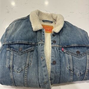 Levi's Classic Blue Denim Jacket with Sherpa Lining